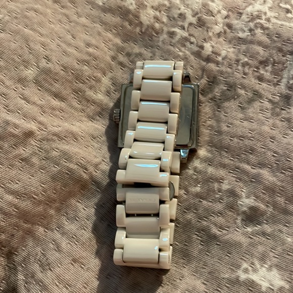 Vintage coach watch petite ! 1st edition of ceramic watch elegant - Picture 4 of 4